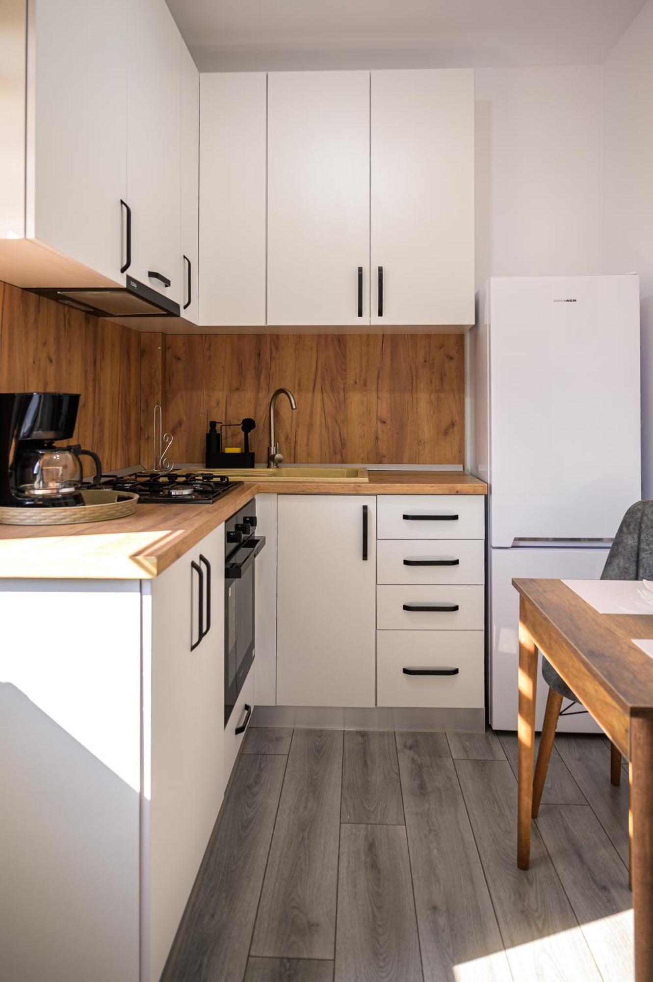 Târgu JiuNina Houseアパートメント エクステリア 写真