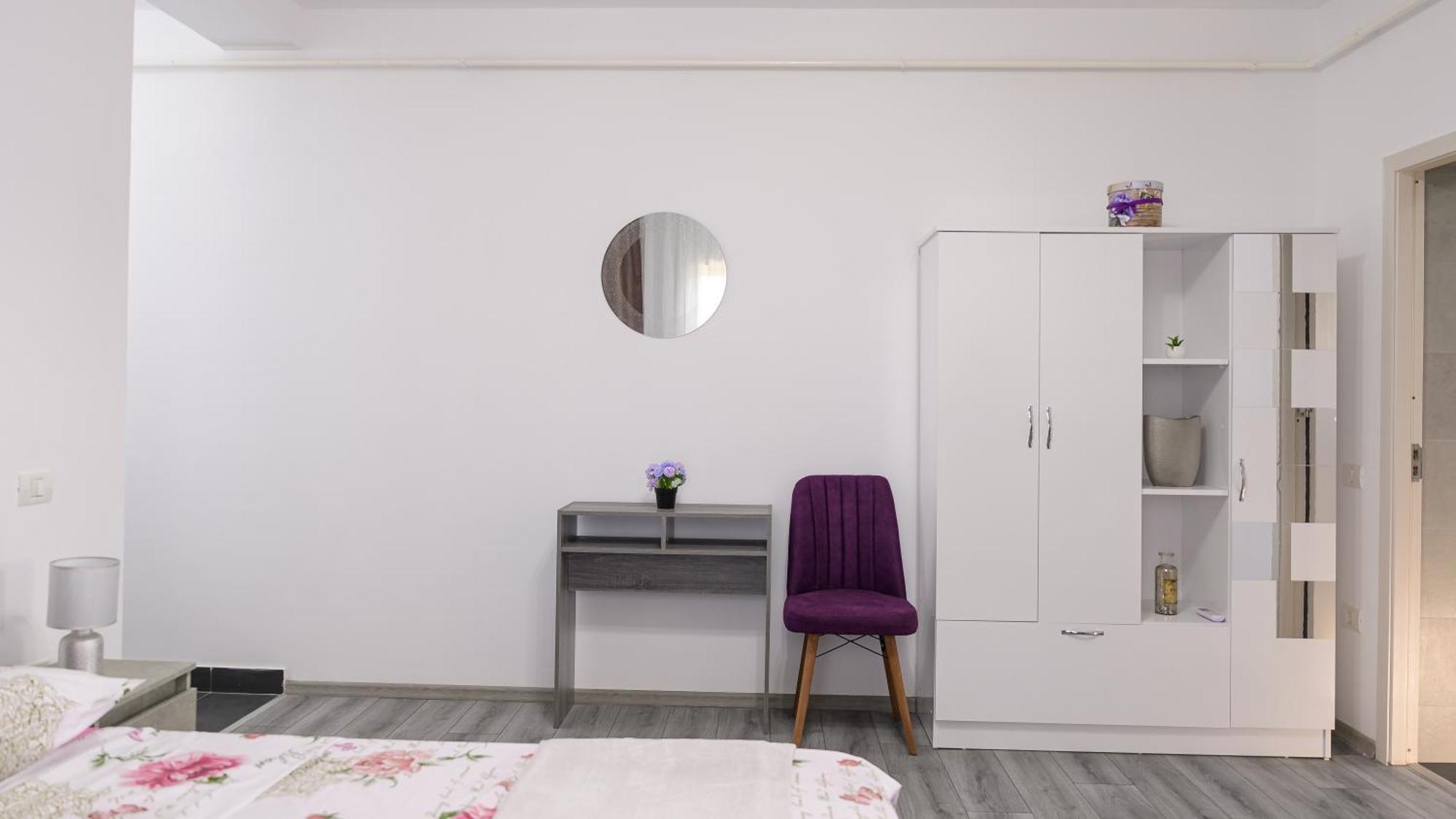 Târgu JiuNina Houseアパートメント エクステリア 写真